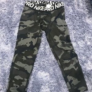 Nike Crop Camo Leggings/Tights XS